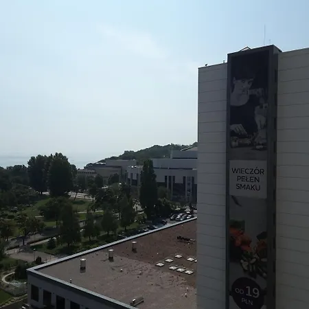 Słoneczny Skwer 13 Apartament *