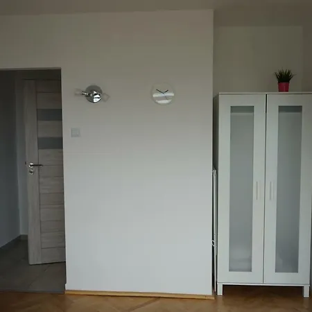 Słoneczny Skwer 13 *