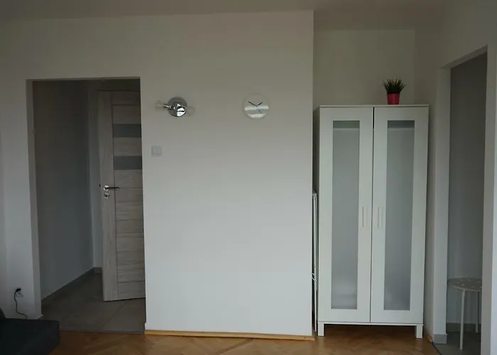 Słoneczny Skwer 13 *